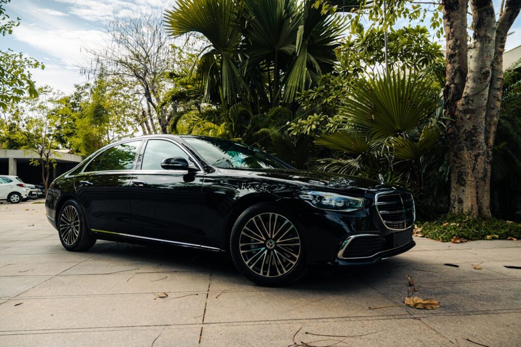 Experiencias premium con el alquiler de coche de lujo en Ibiza