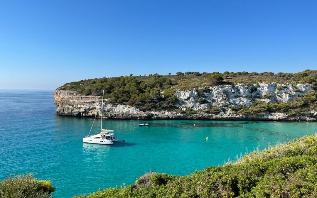 Why is yacht rental the essential complement to your stay in Ibiza?
